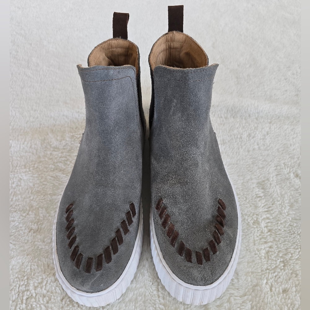 Great Condition: Reba by Justin Broadway Platform Grey Leather Boots Wom…